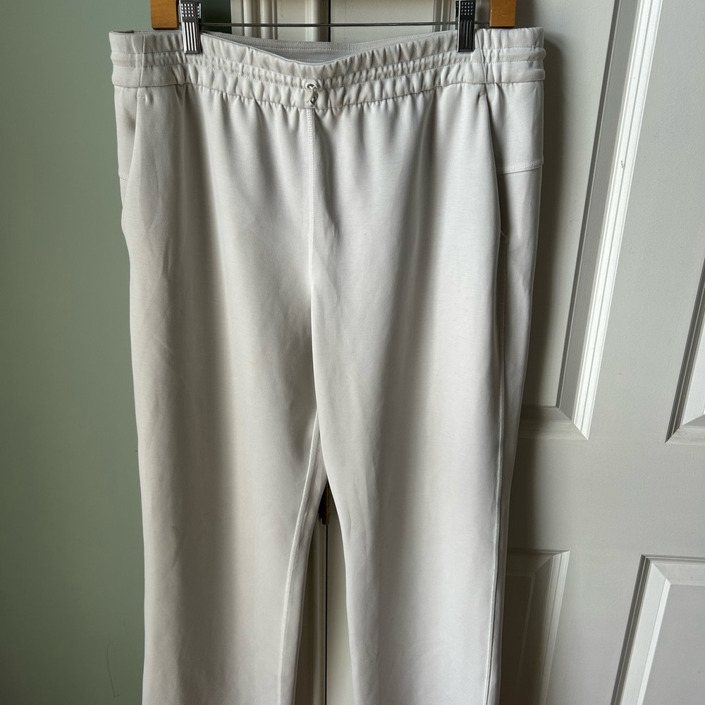 Lululemon Softstreme High-Rise
Pant Full Length Wide Leg Bone